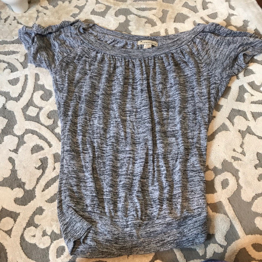 Scoop neck top